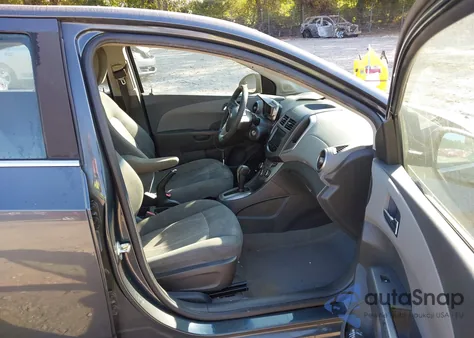 2013 Chevrolet Sonic Lt Auto z USA, uszkodzony, nr VIN 1G1JC5SH7D4172092